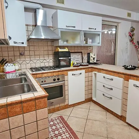 Marina Bed & Breakfast 3*