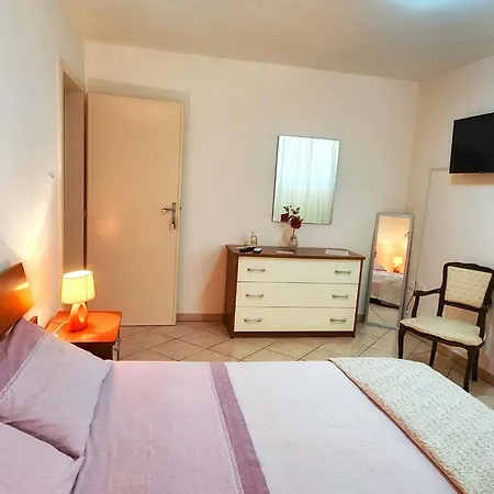 Marina Bed & Breakfast
