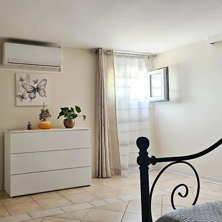 Marina Bed & Breakfast 3*