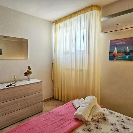 Marina Bed & Breakfast *