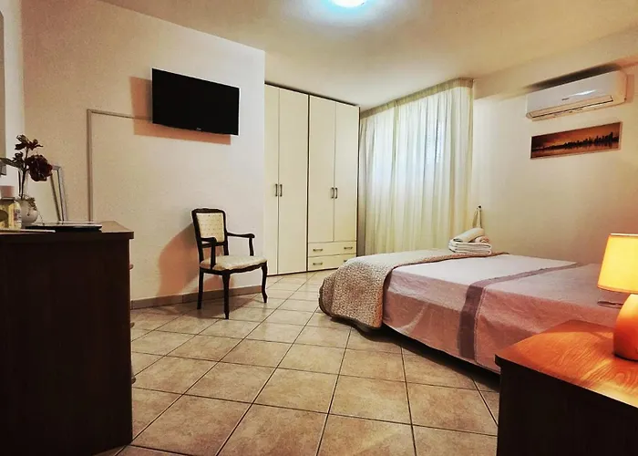 Marina Bed & Breakfast